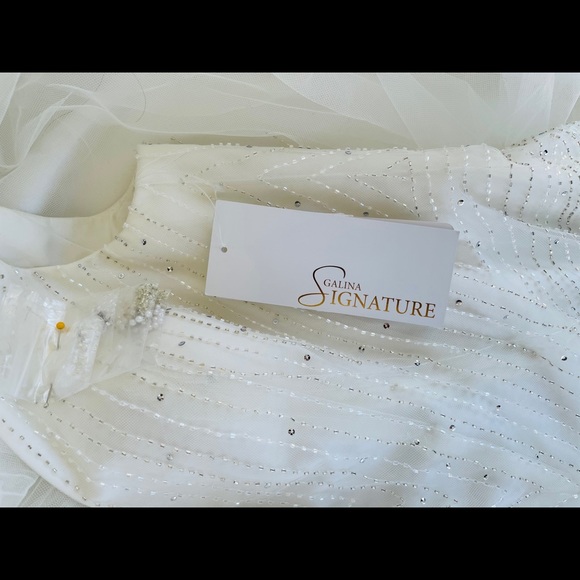 Galina Signature Wedding Dress in Ivory - Picture 7 of 12